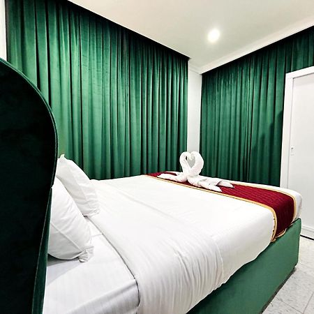 De Iris Regency Fahaheel Apartment Kuwait City Exterior photo