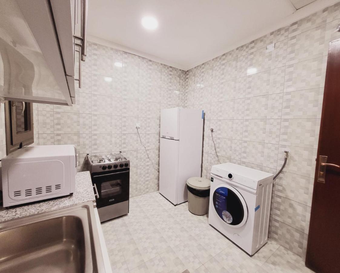 De Iris Regency Fahaheel Apartment Kuwait City Exterior photo