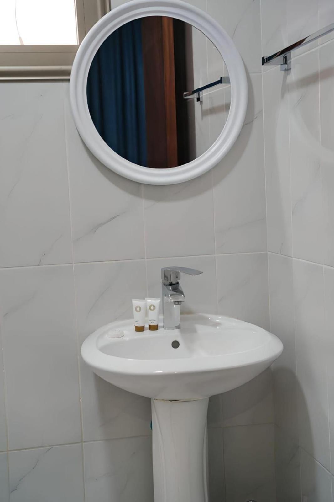 De Iris Regency Fahaheel Apartment Kuwait City Exterior photo