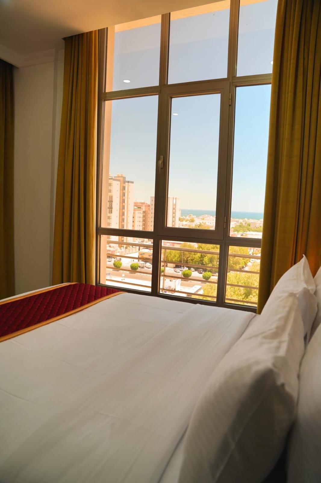 De Iris Regency Fahaheel Apartment Kuwait City Exterior photo