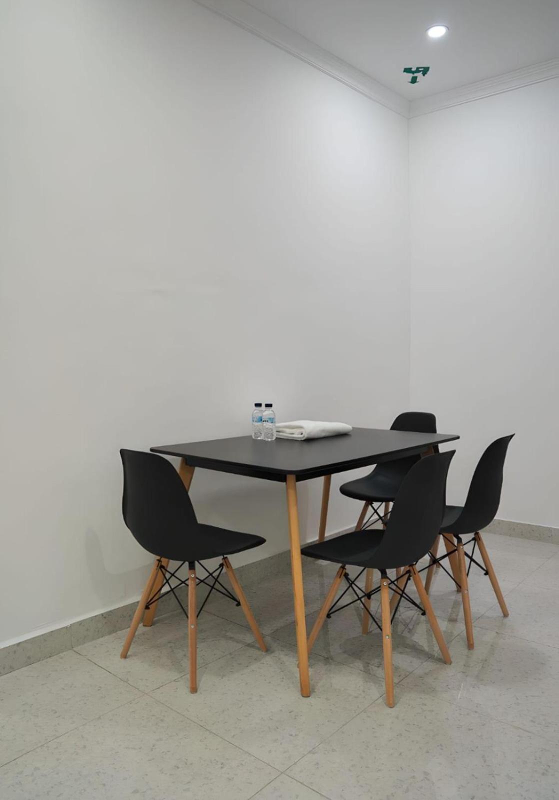 De Iris Regency Fahaheel Apartment Kuwait City Exterior photo